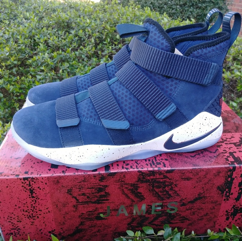 NIKE LEBRON SOLDIER 11 "USA" SIZE 11